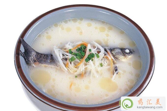 鯽魚和什么食物相克不能一起吃